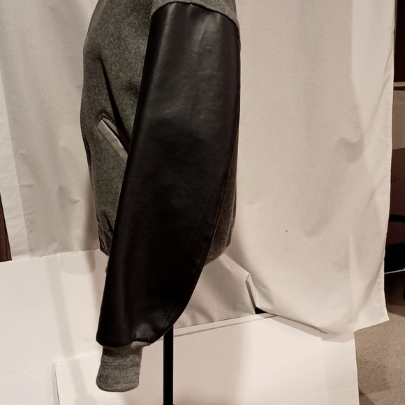 DeLong Varsity Men's Grey Wool Blend and Faux Leather Jacket - Picture 2 of 11